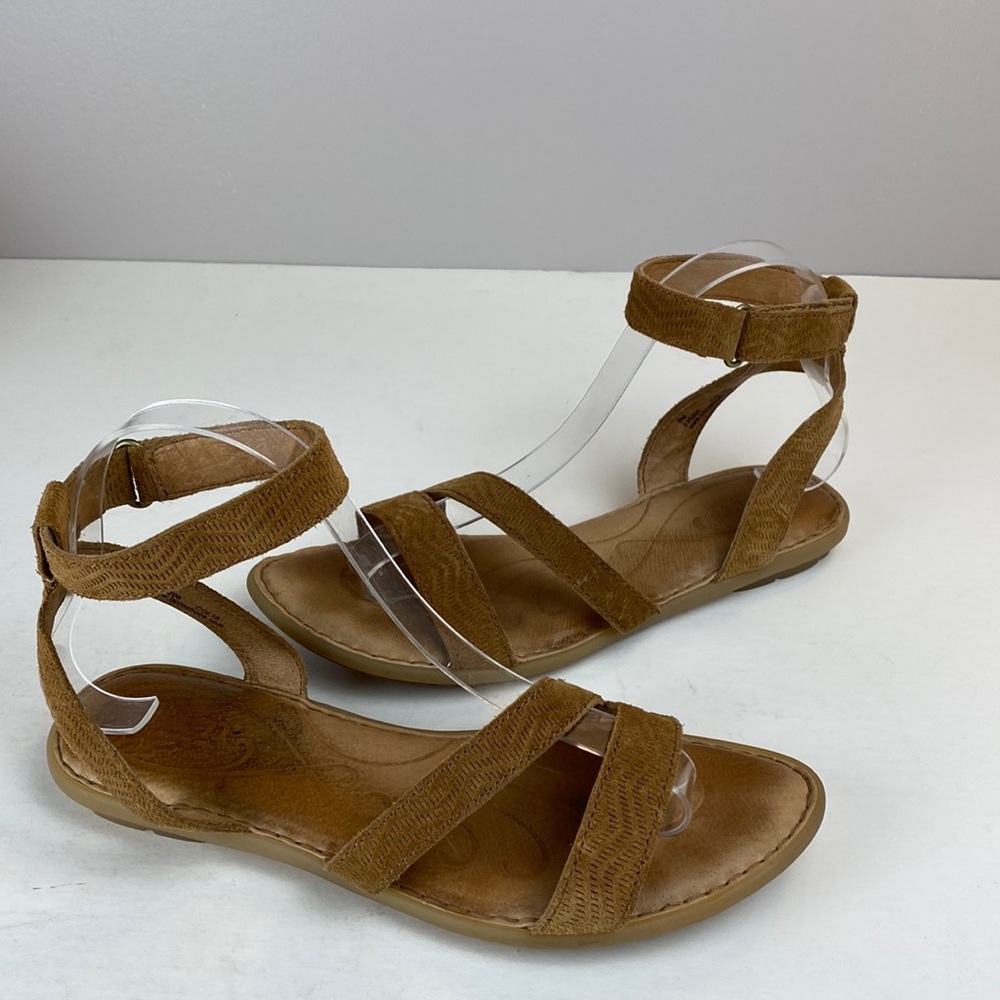 🏖Born “Tegan” tan ankle wrap leather sandals size 8